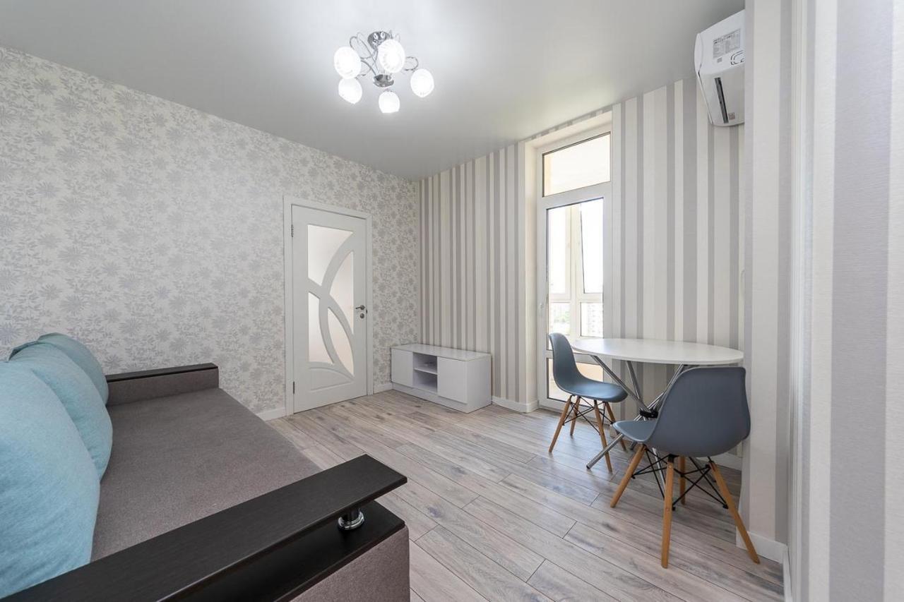 Апартаменти Метро Вирлиця Kiev Exteriör bild
